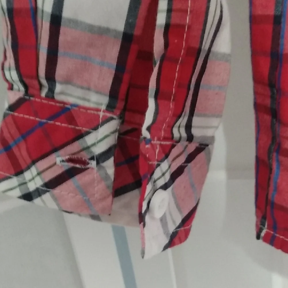 DKNY Kids Red and White Plaid Button Down Shirt 3T Long Roll Tab Sleeves‎